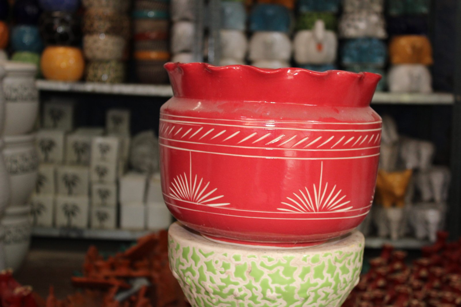 Maroon Designer Ceramic pot large in size